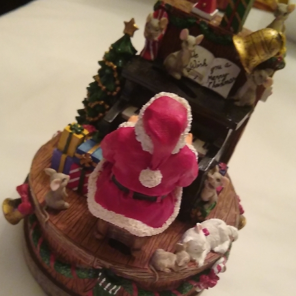 Santa Claus Music Box - Picture 3 of 10